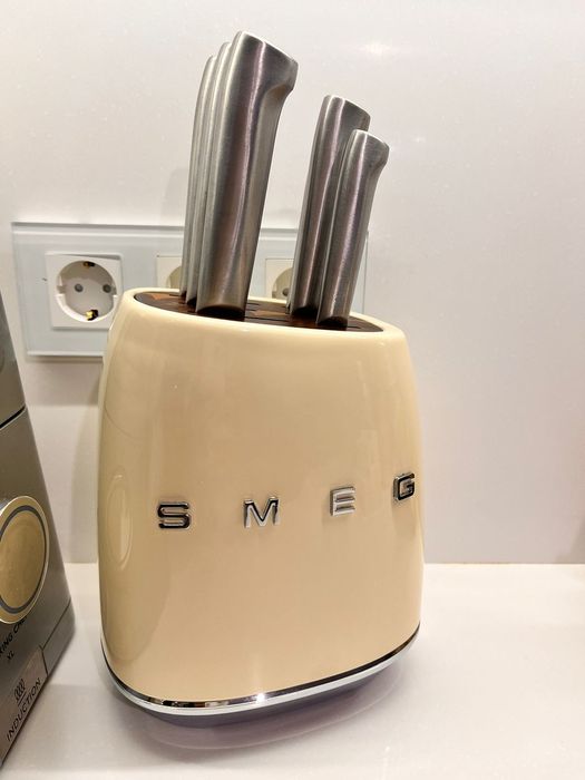 SMEG набор ножей
