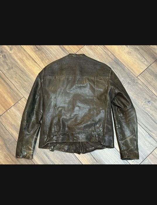 Продаю кожаную куртку TIGHA оригинал покупался в Берлине