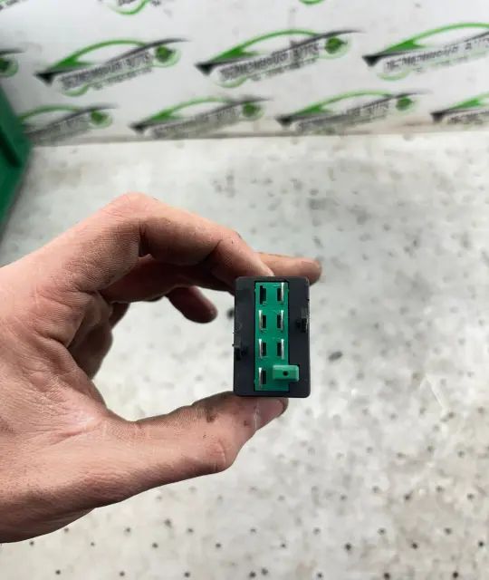 Buton incalzire scaune fata Volkswagen VW Passat 2004