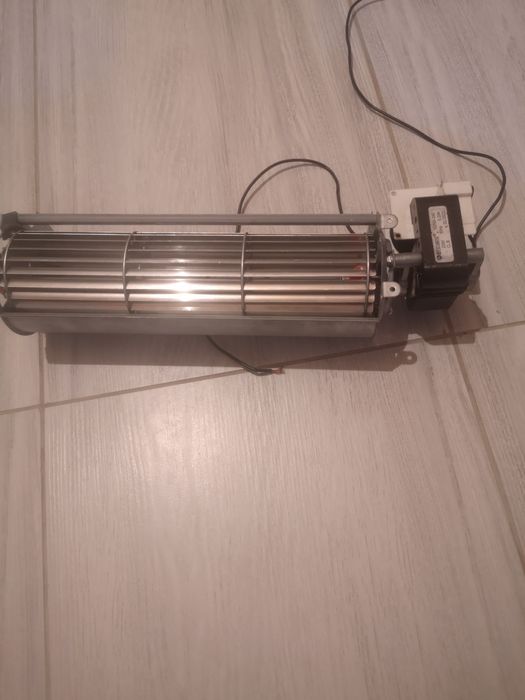 Продам вентиляторы новые 2 шт. по 7,0 тысяч тенге для торгового оборуд