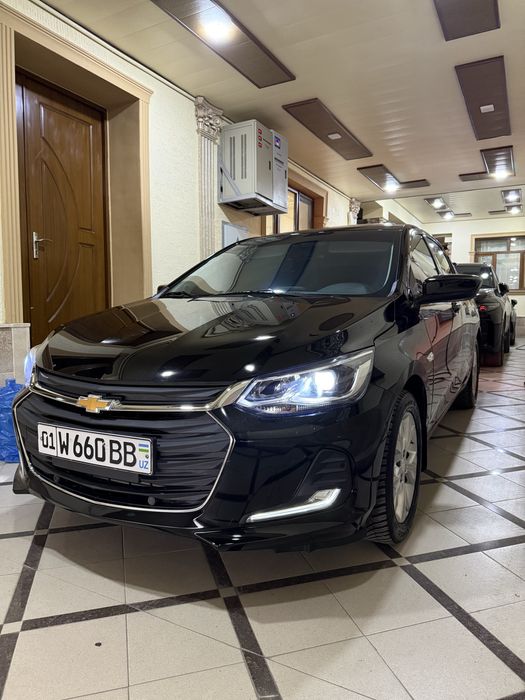 Chevrolet Onix 2024 год Premier как новый