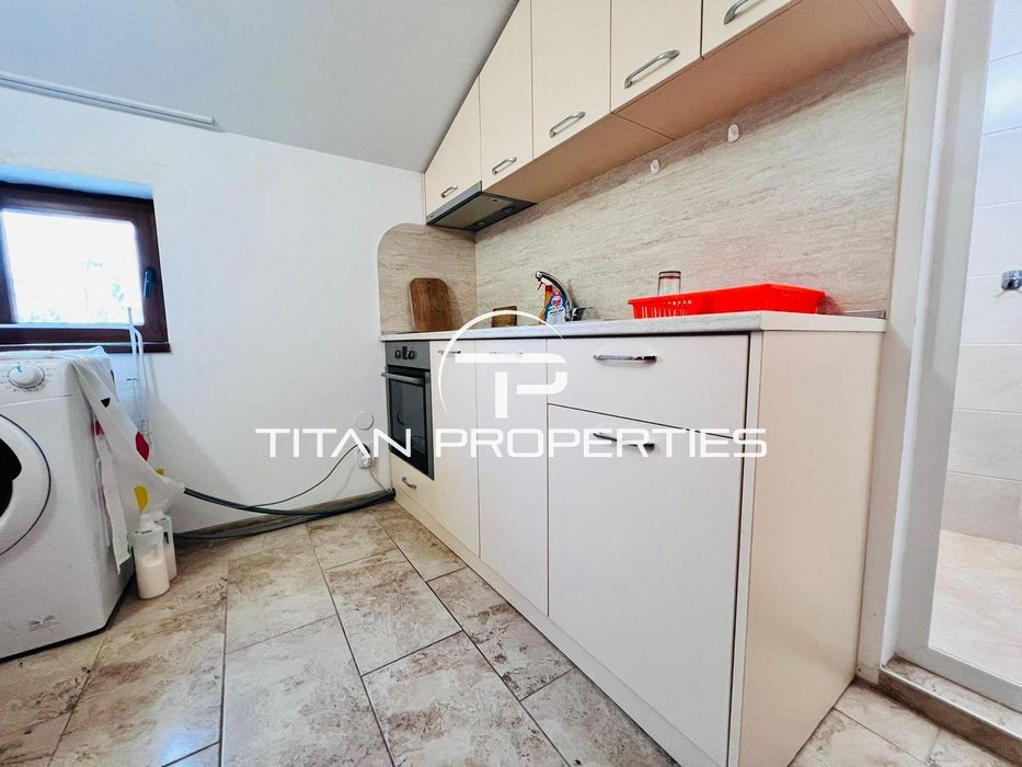 Дава се под наем Едностаен апартамент в Бургас, Център - 35 кв.м за 255 € - Снимка #3