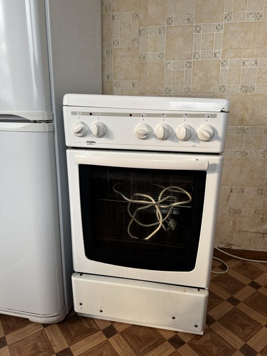 Продам электрическую плиту