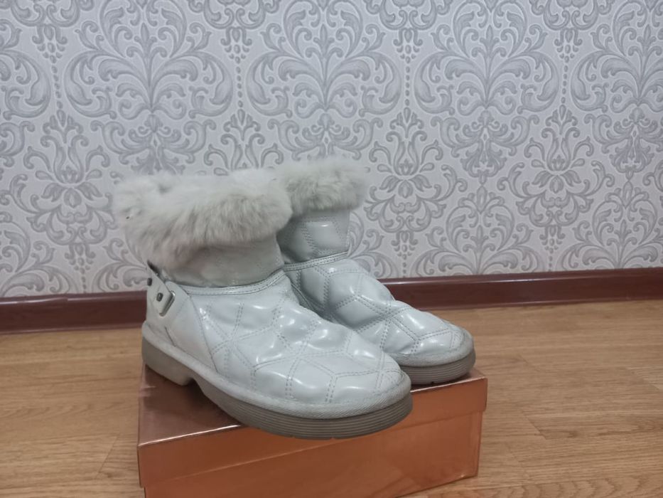 Теплые зимние угги