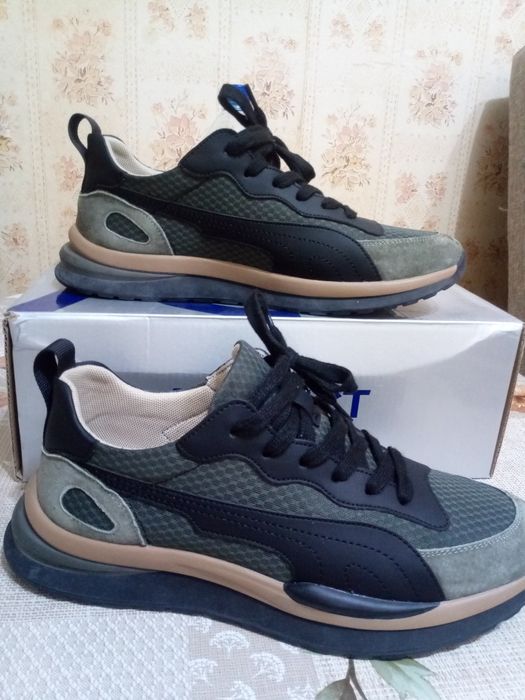 Мужские кроссовки 41 р.