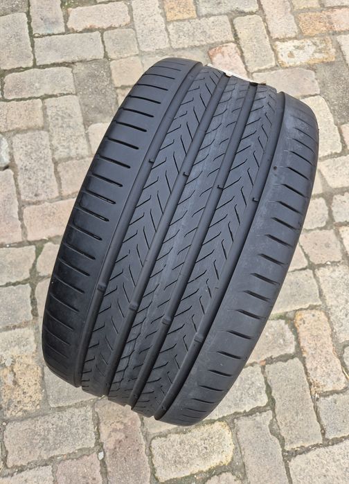 O bucată 285/30 R21 vară - una Continental Pirelli