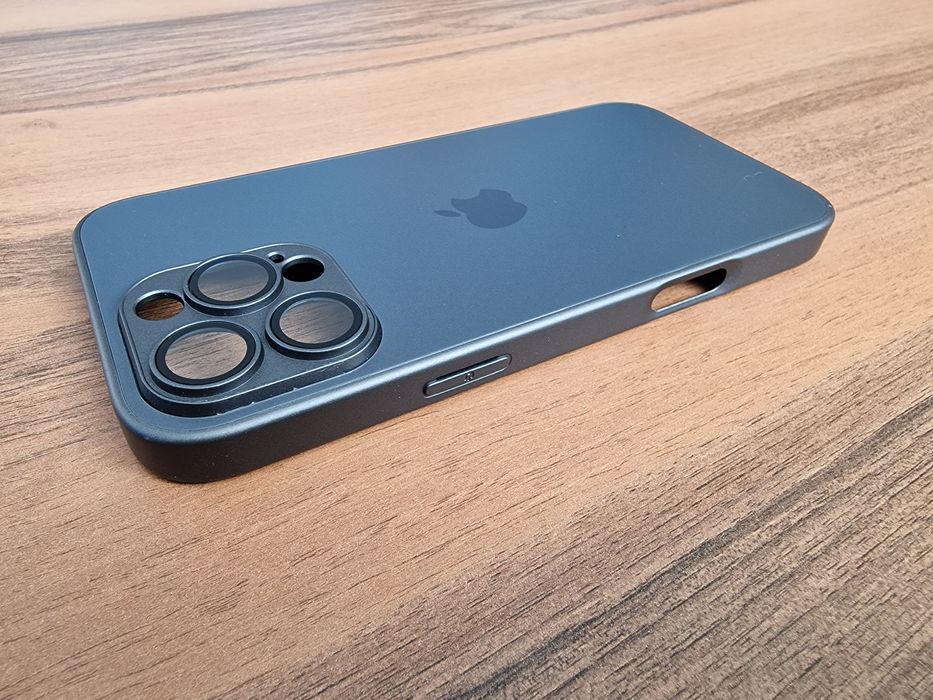 Матов Стъклен Кейс за Apple iPhone 16 / 16 Pro / Pro Max