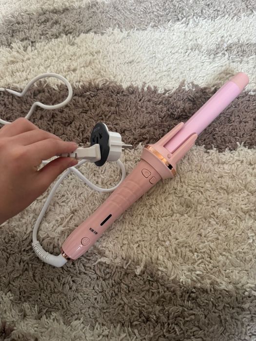 розовая плойка для волос