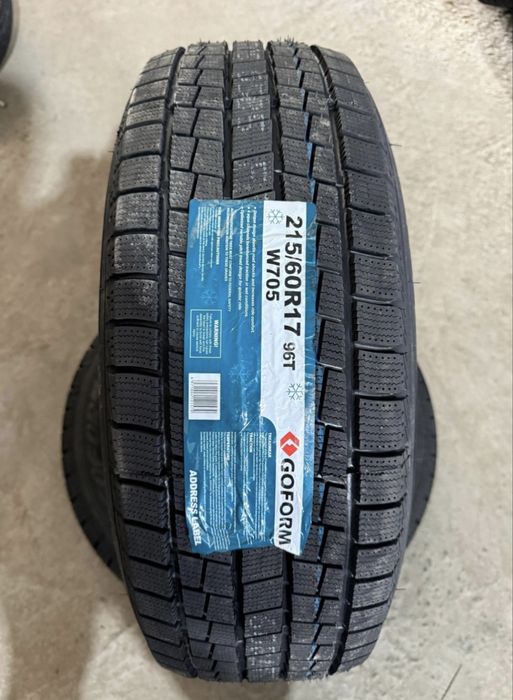 Зимние шины 215/60R17 без шипов комплект,новые