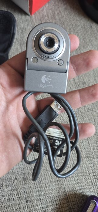 Web cam Logitech, precision lens F 2.4, folosita dar bună, cu punguta