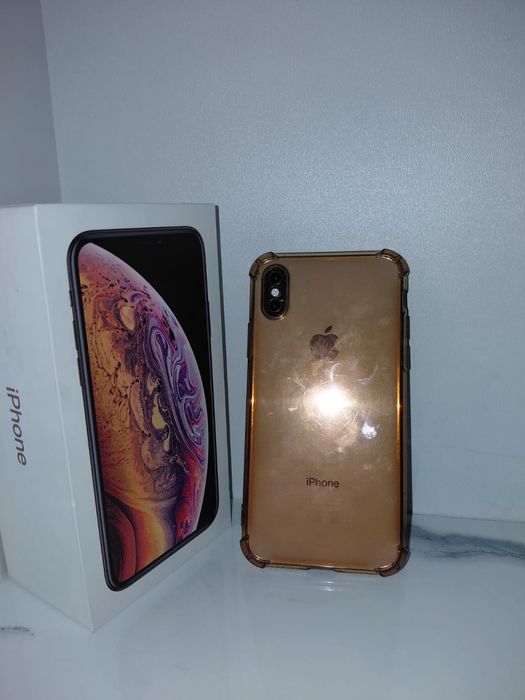 В продаже Iphone xs с коробкой