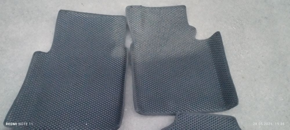 Автомобильные коврики 3D