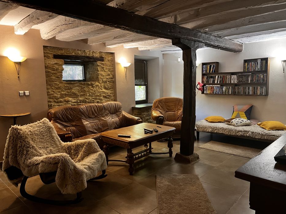 Дава се под наем Къща в с. Левски, Област Варна - 190 кв.м за 918 € - Снимка #4