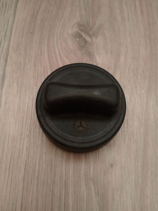 Крышка бензобака Mercedes W210