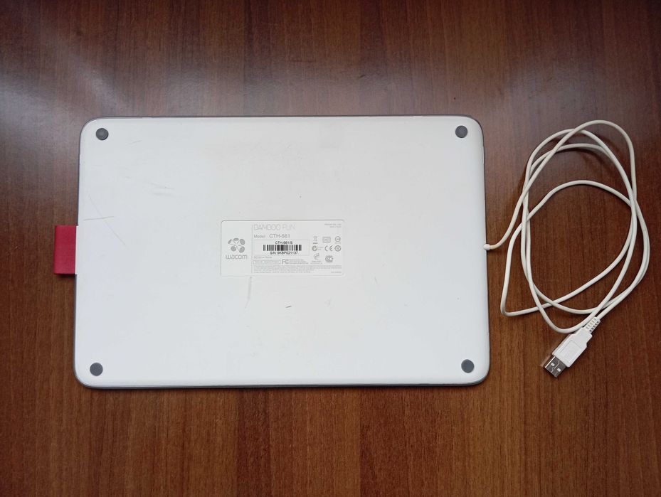 Tabletă grafică Wacom CTH-661 funcțională – fără pen