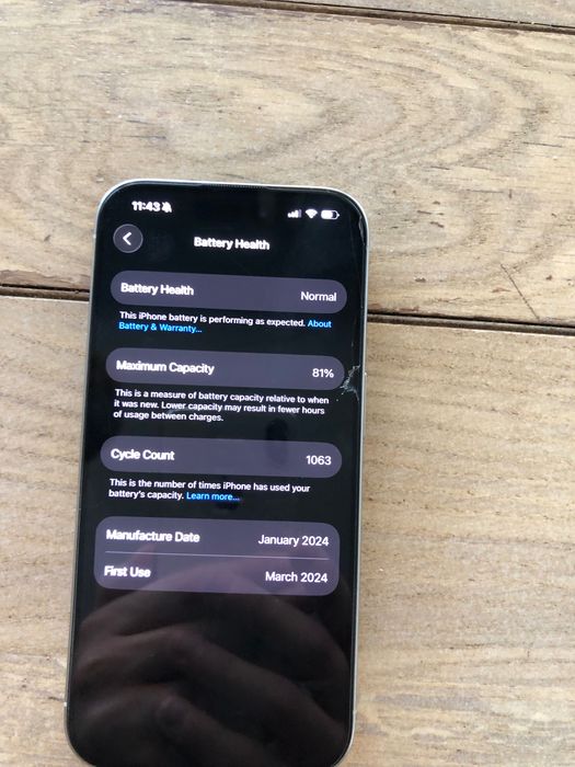 iPhone 15 pro white