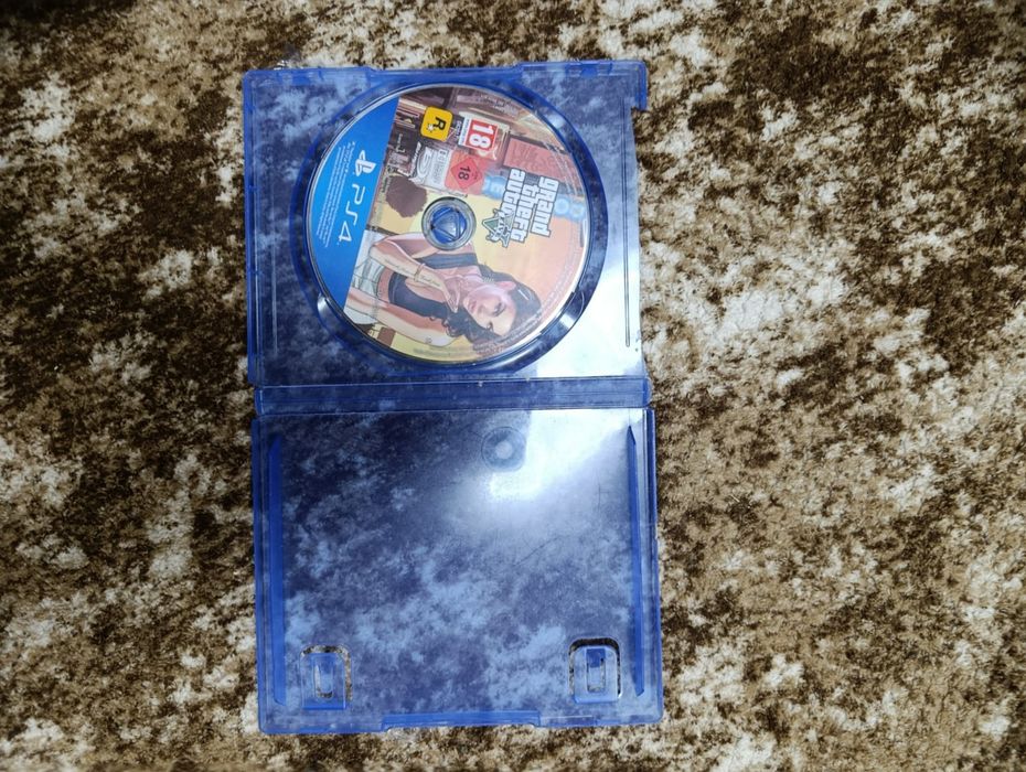 Vând cd-uri PS 4