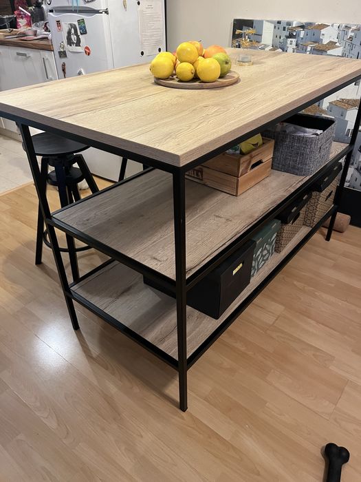 Остров за кухня / всекидневна