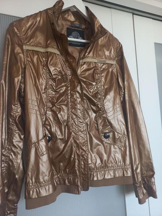 Пролетно яке .  .  .