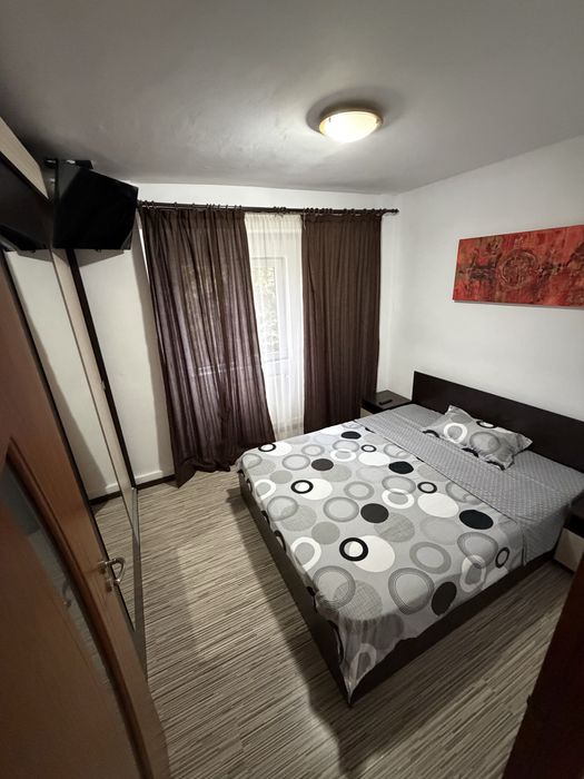 Inchiriez apartament