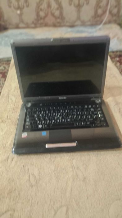 Ноутбук Тошиба сотилади срочно