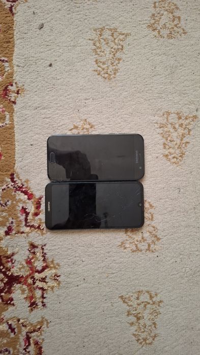 Продам телефоны два планшета