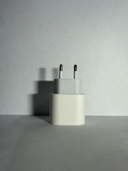 Оригинальный адаптер питания Apple 20W USB-C