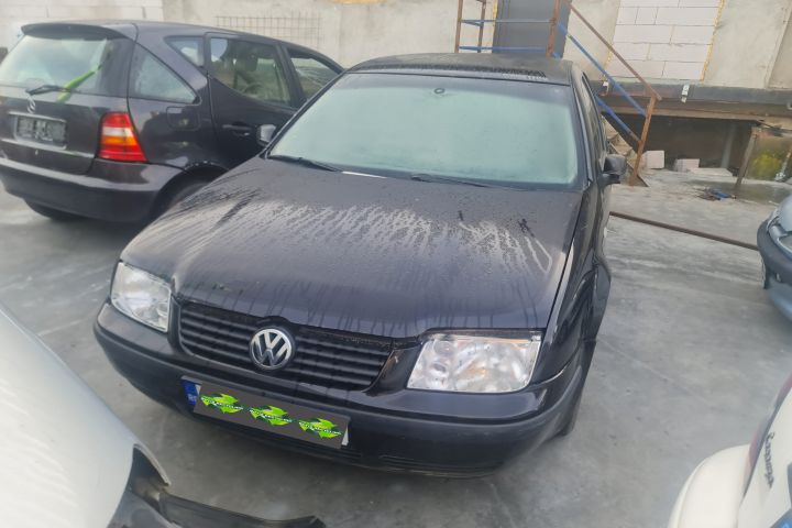 Maneta semnalizare Volkswagen VW Bora prima generatie