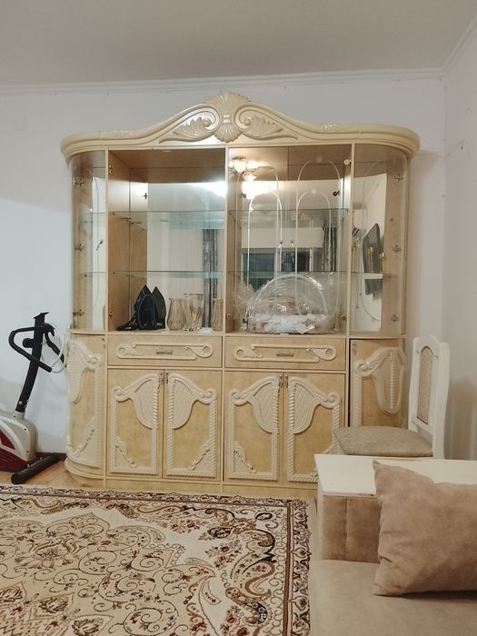 Продам Сервант для гостиной