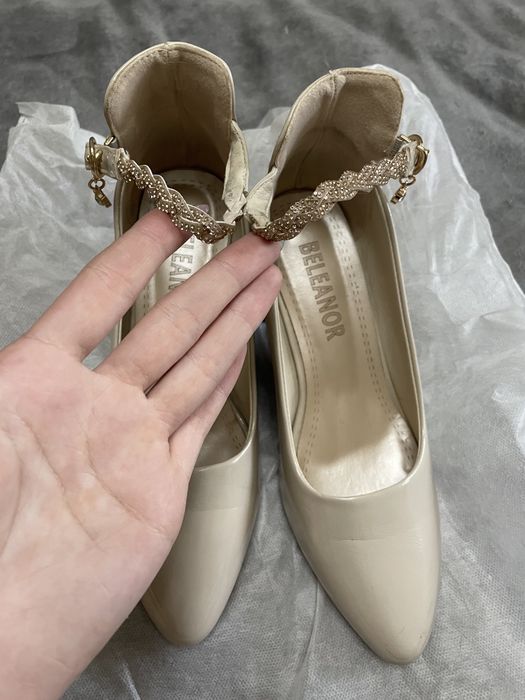 Туфли 38 бежевые