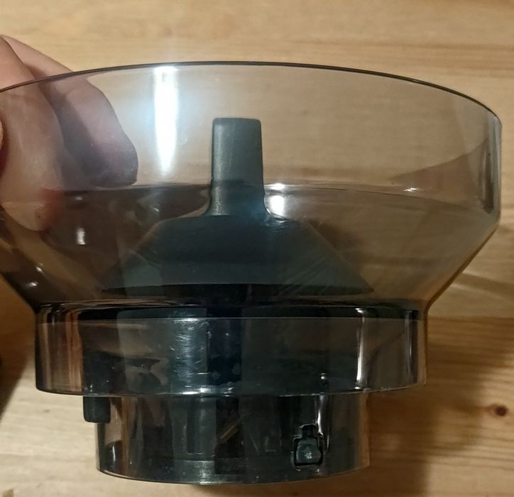 Rezervor boabe si Tamper