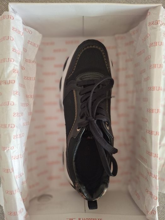 Оригинални маратонки Guess