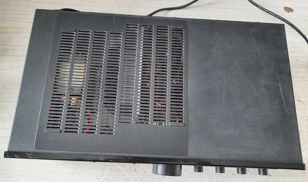 Продавам усилвател Denon pma-425-r