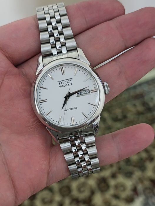 Tissot соат сотилади