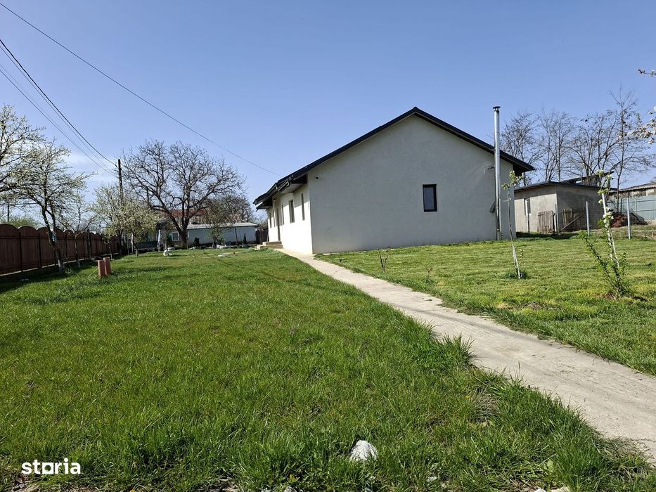 Casă de vânzare – confort și natură, la 29 km de Iași, Sat Macaresti