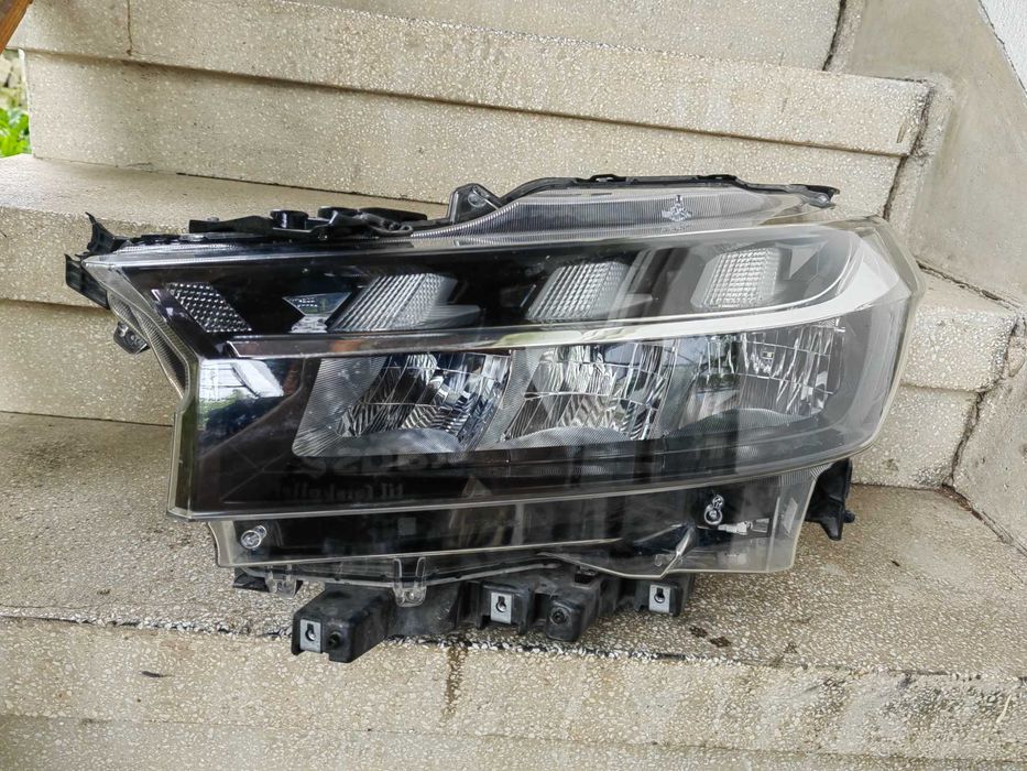 Фар Suzuki SX4 LED ляв / Фар Сузуки СХ4 Оригинален