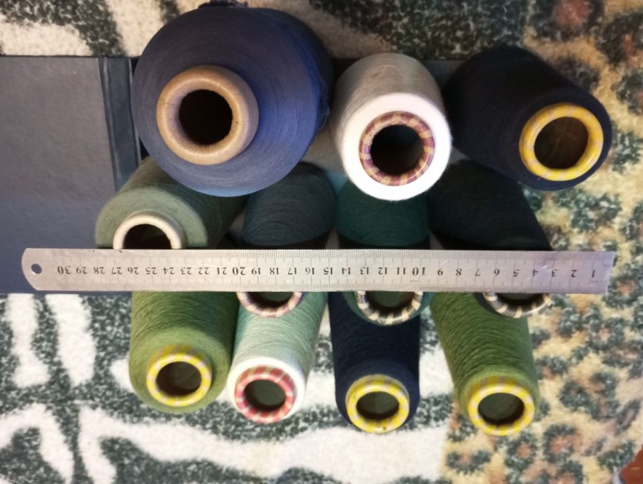 Катушки нитки для шитья для швейных машин