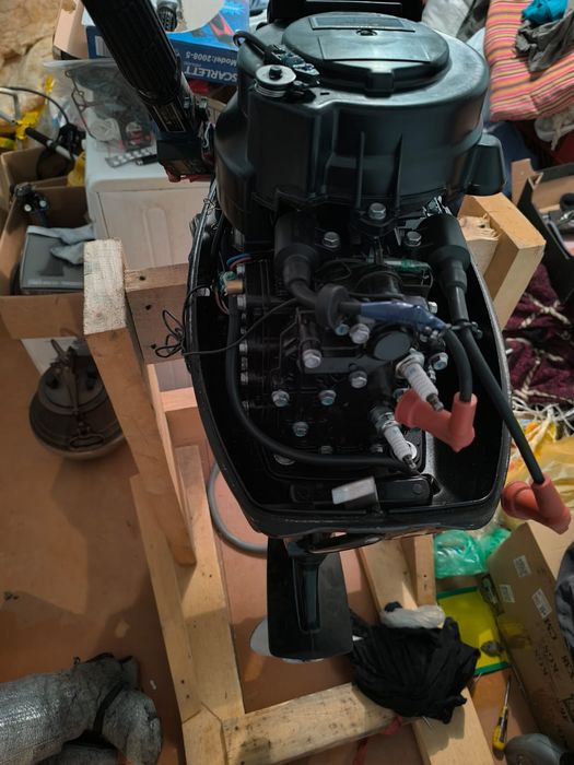 Лодочный мотор и лодка