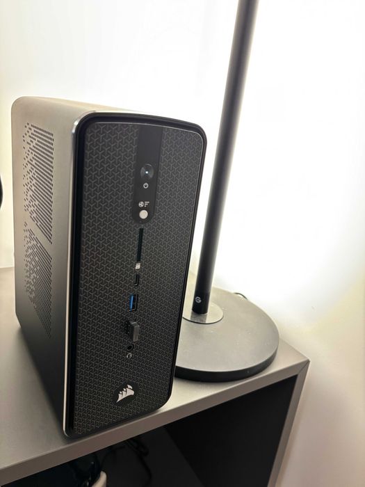 Corsair AI Workstation 300 AMD Ryzen AI Max+ 395 Strix Halo 128GB RAM