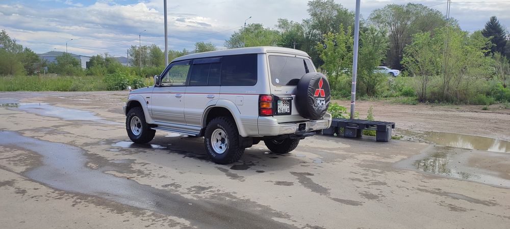 Продам Mitsubishi Pajero 2