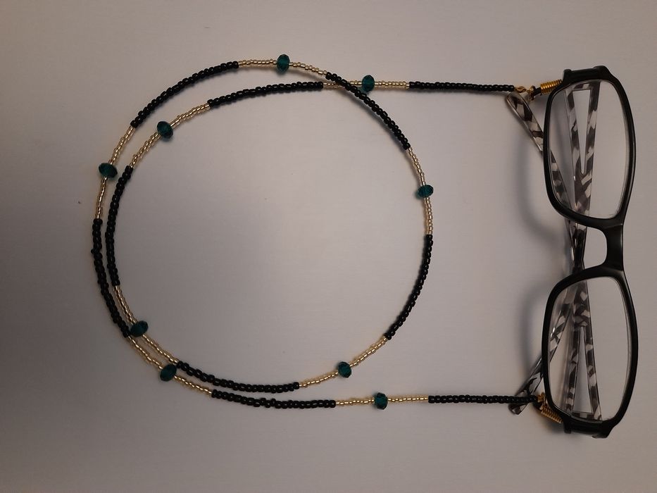 Елегантни верижки за очила