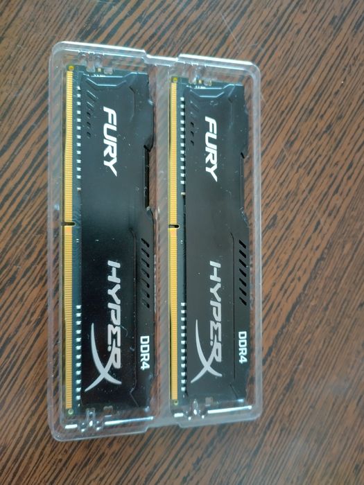 Kit 8GB DDR4 2400 Kingston, testat