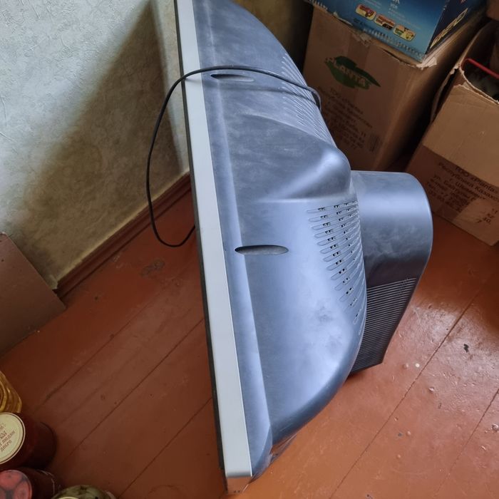 Продам телевизор бу LG