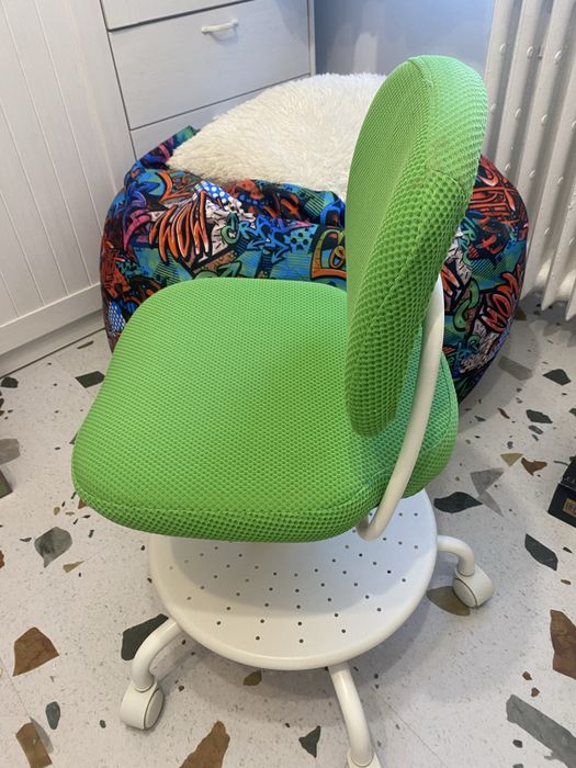 Birou FLISAT si scaun VIMUND de la IKEA