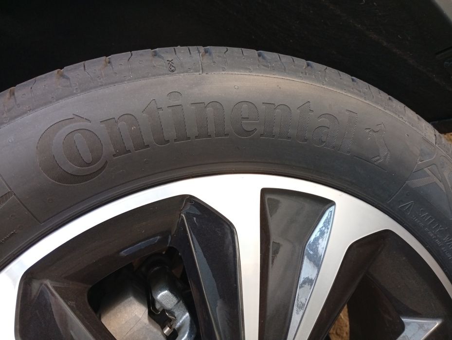 OCAZIE,Cauciucuri  215/55/17 vară Continental