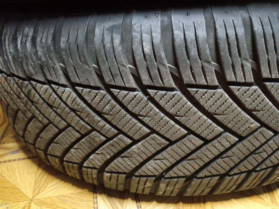 Set 4 anvelope all season 235/50/19 dot 2023 că noi