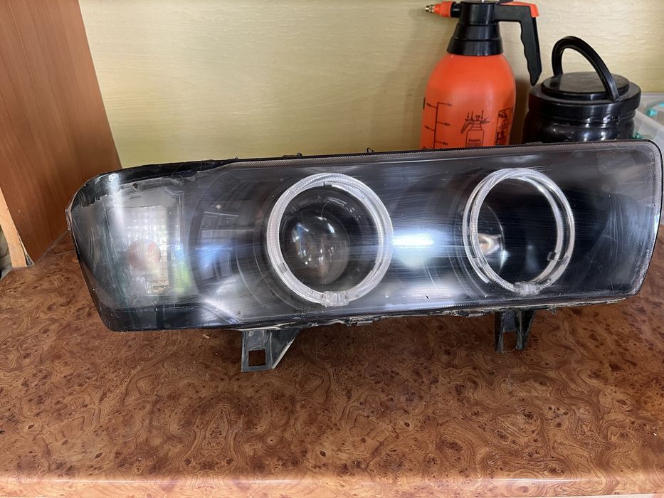 Продается фара на BMW 318