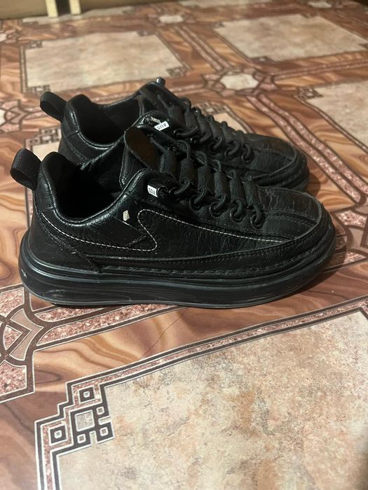 Продам классический туфли