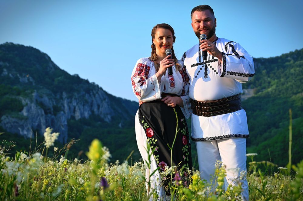 Formatie muzica si dj- Evenimente: Nunti, botez, revelion, petreceri