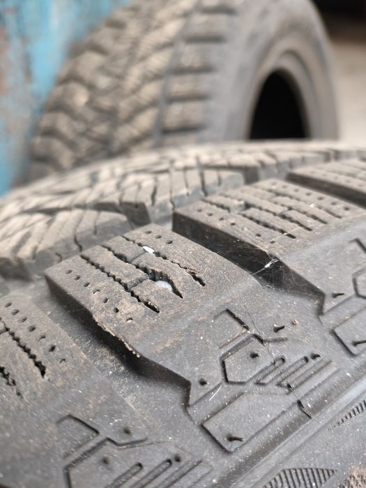 Продам зимние шины 18 диам.